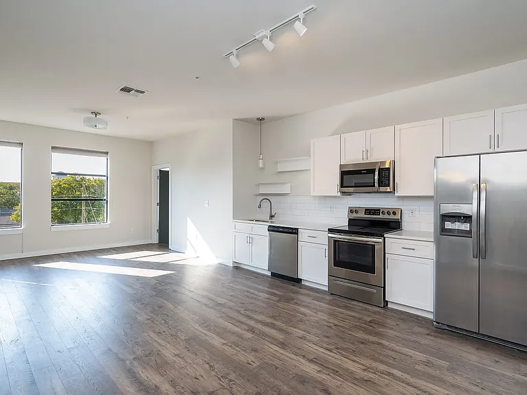 1900 12th Ave S #419 — Photo 3