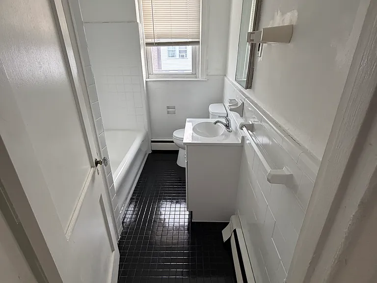 7201 Glenloch St #2 — Photo 4