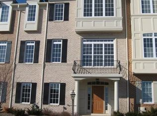 24959 Earlsford Dr, Chantilly, VA 20152