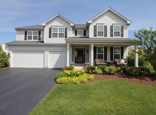 2980 Shamrock Cir, Elgin, IL 60124