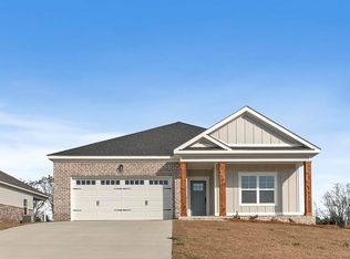 260 Weeping Willow Trl, Headland, AL 36345