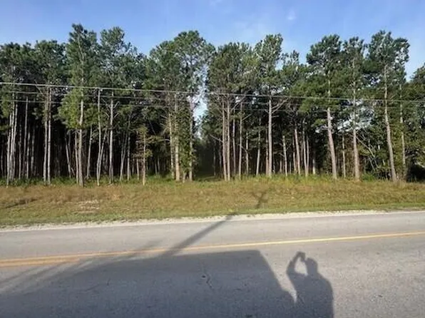 1020 Harkers Island Road, Beaufort, NC 28516