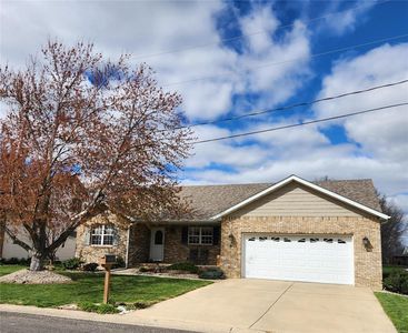 15 Sunray Dr, Highland, IL, 62249