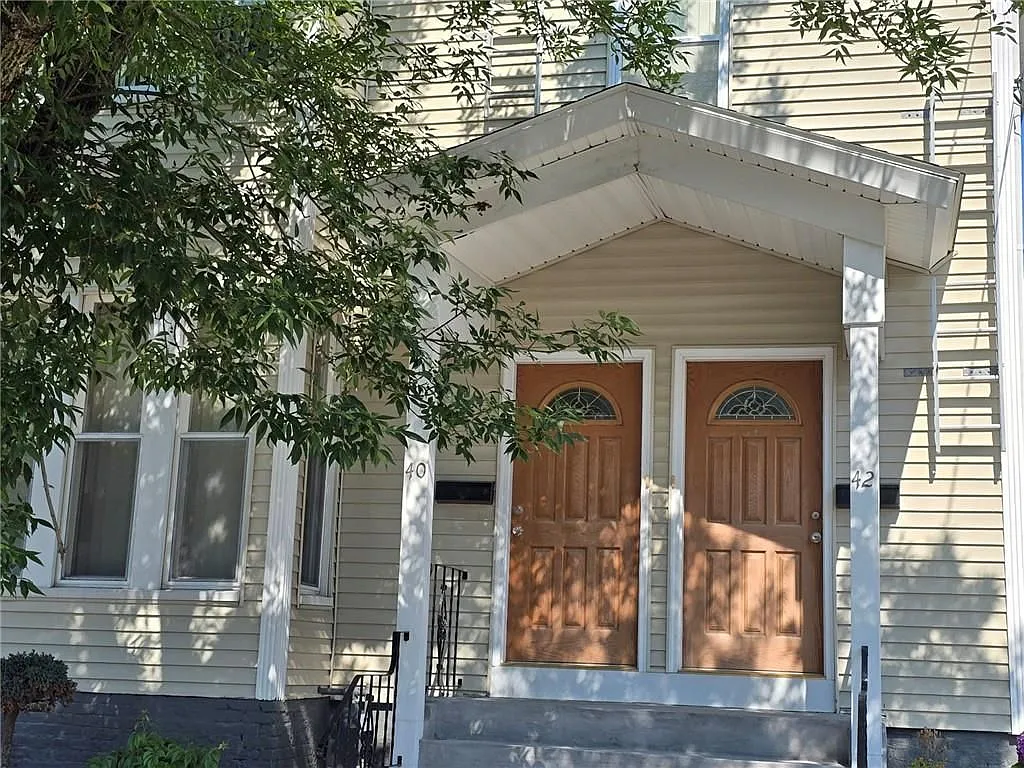 42 Summit St — Photo 1