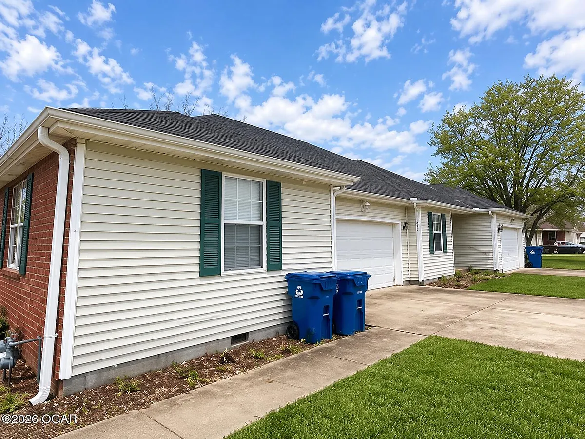 Building Photo - 802 Briarbrook Dr