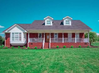 2 Dora Ln, Lawrenceburg, TN 38464