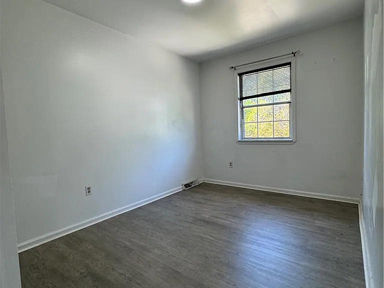 1633 E Cedar St — Photo 11