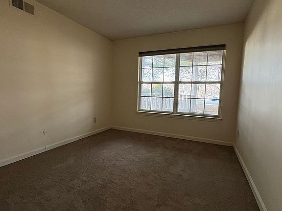 5th image of 15 Forest Glen Cir #6
