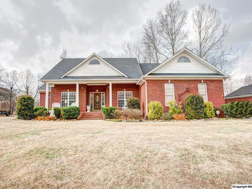 1st image of 144 Hedgestone Dr