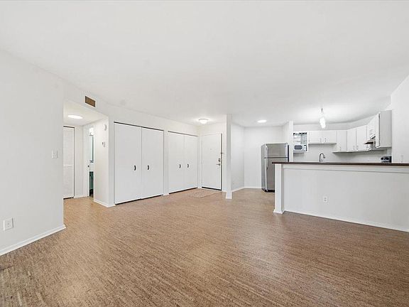 3rd image of 210 W Grant St APT 222