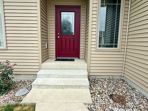 3rd image of 1014 E 18th St S