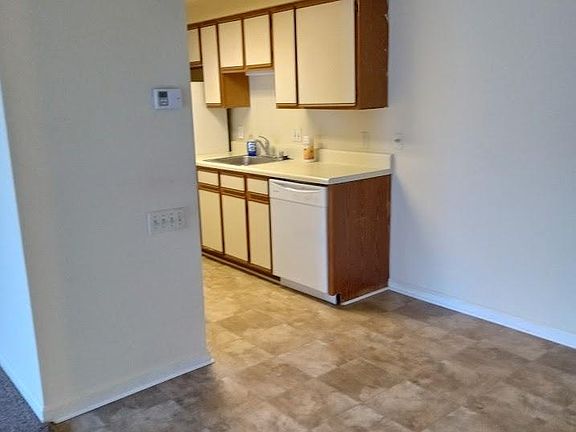 4th image of 1629 Woodlands Run