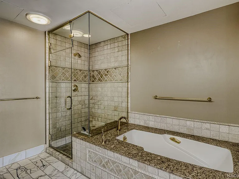 400 E 3rd Ave #1203 — Photo 23