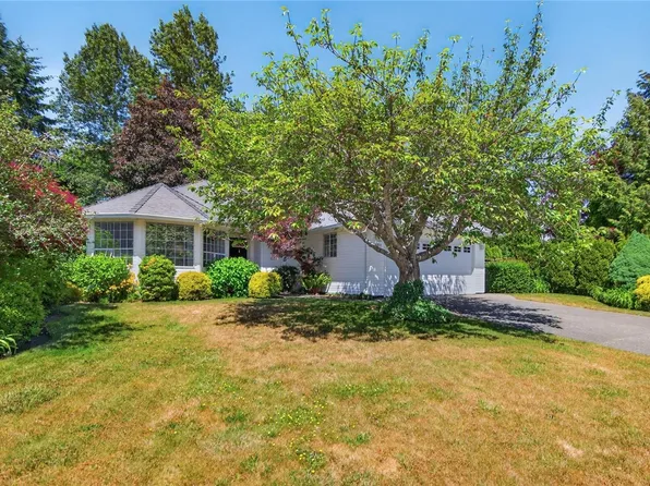 2022 Valley View Dr, Courtenay, BC V9N 8M4