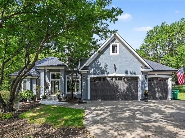 13810 Grove Ave, Bonner Springs, KS 66012