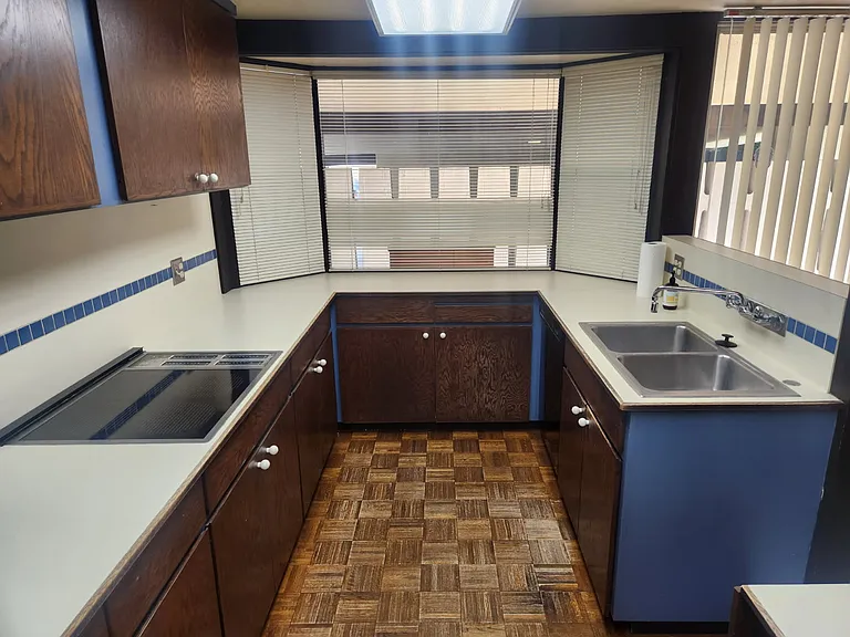 6730 Catalina Dr — Photo 2