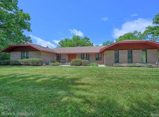 4255 Quarton Rd, Bloomfield Hills, MI 48301