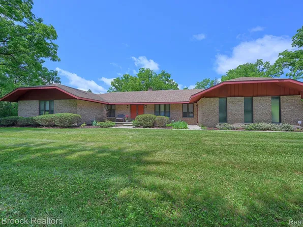 4255 Quarton Rd, Bloomfield Hills, MI 48301