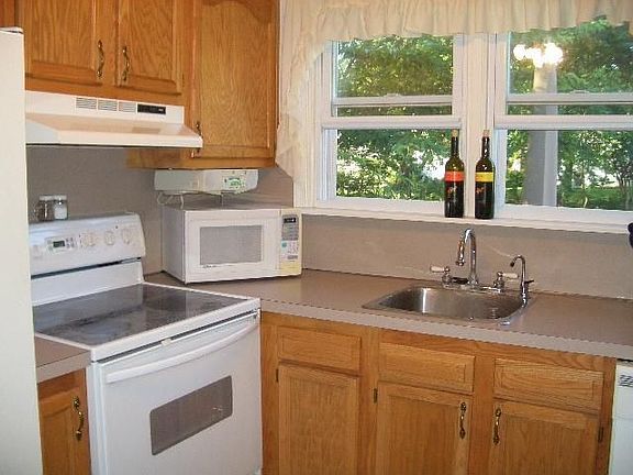 eat in kitchen