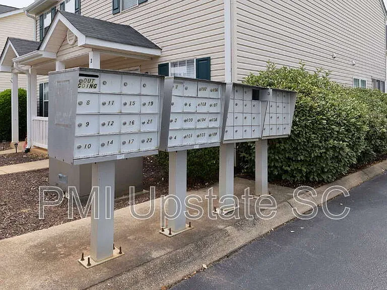 12 Hayfield Ln — Photo 18