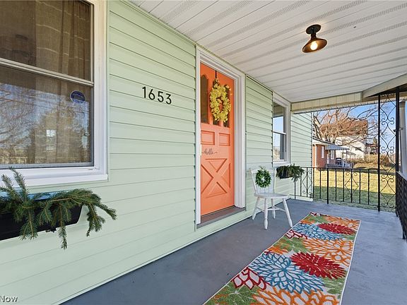 3rd image of 1653 Bedford Ave SW