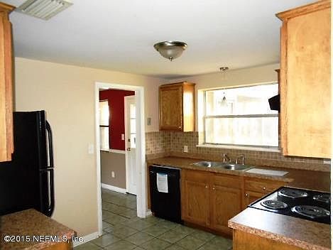 4th image of 4263 Camellia Cir W