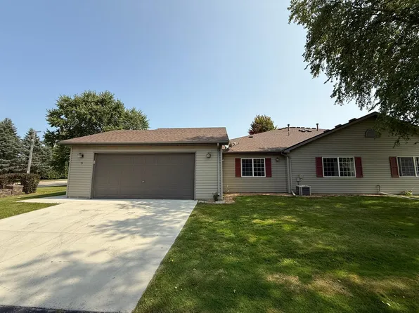 5 Carriage Ln, Owatonna, MN 55060