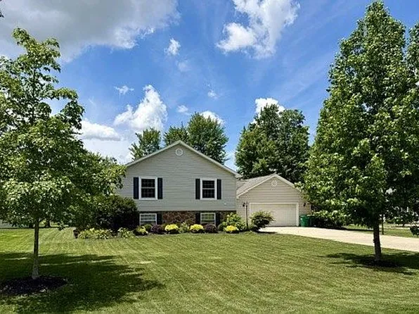 413 Brittany Ln, Jefferson, OH 44047