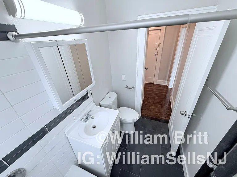 266 Beech St #31 — Photo 9