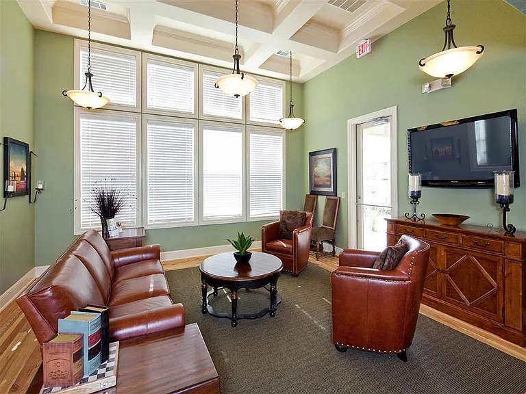 Tierra Pointe — Photo 8