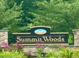 112 Summit Woods Rd, Moscow, PA 18444