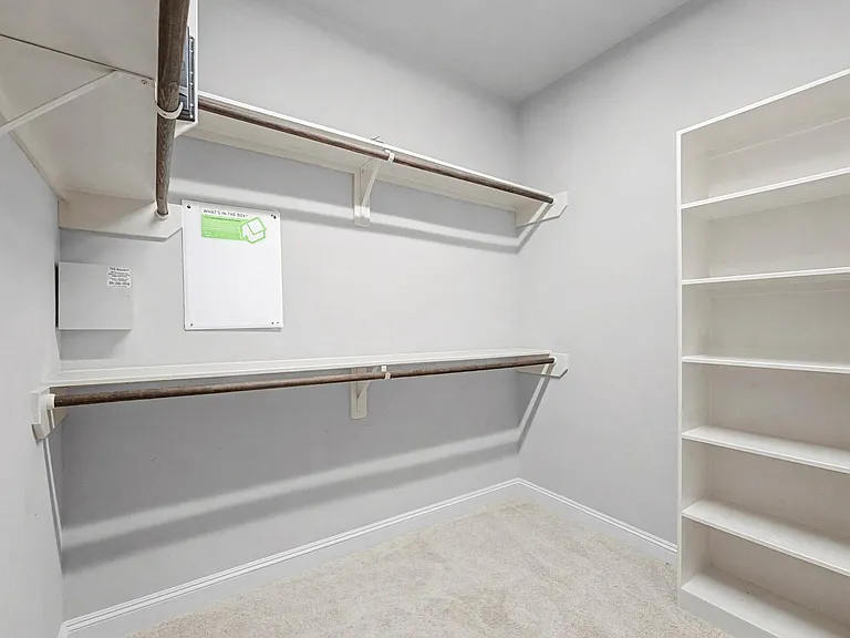 634 Nagle St — Photo 22