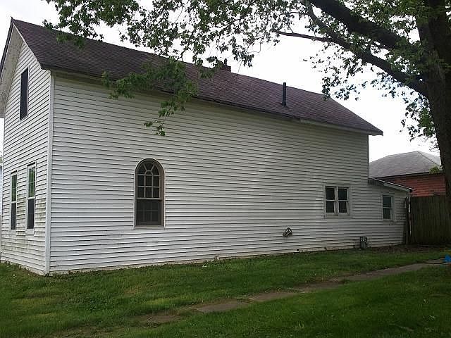 2nd image of 106 W South St