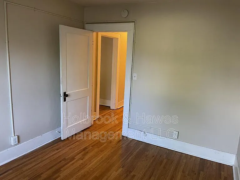 200 E Laurel St — Photo 13