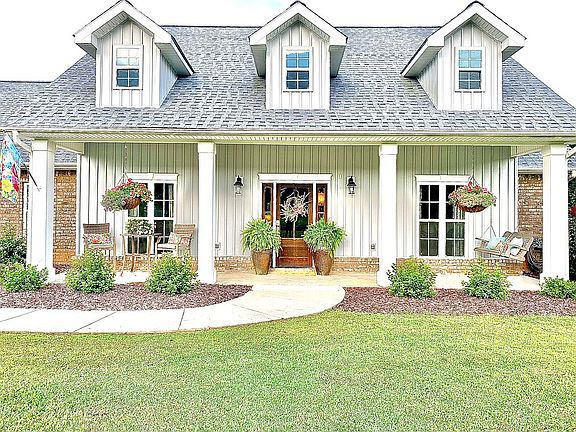 5th image of 68 Five Oaks Ln