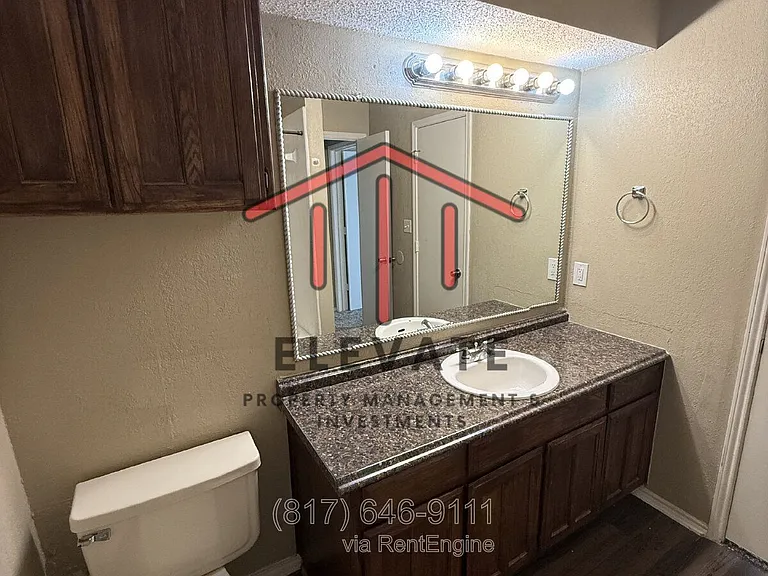 5904 Holiday Ln — Photo 7