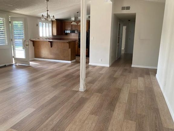 4th image of 2974 Royal Oaks Dr