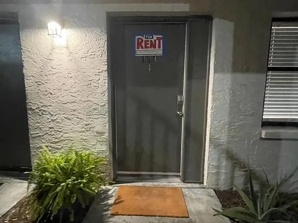 2166 Bradford St APT 104, Clearwater, FL 33760