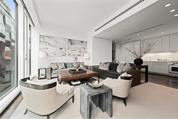 Sold by Sloane Square | media 14