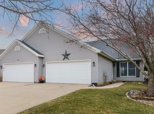 1212 Onyx Ln, Normal, IL 61761