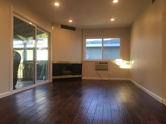3rd image of 1584 Mendenhall Dr APT 4