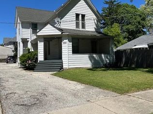 110 N Park Ave, Waukegan, IL 60085