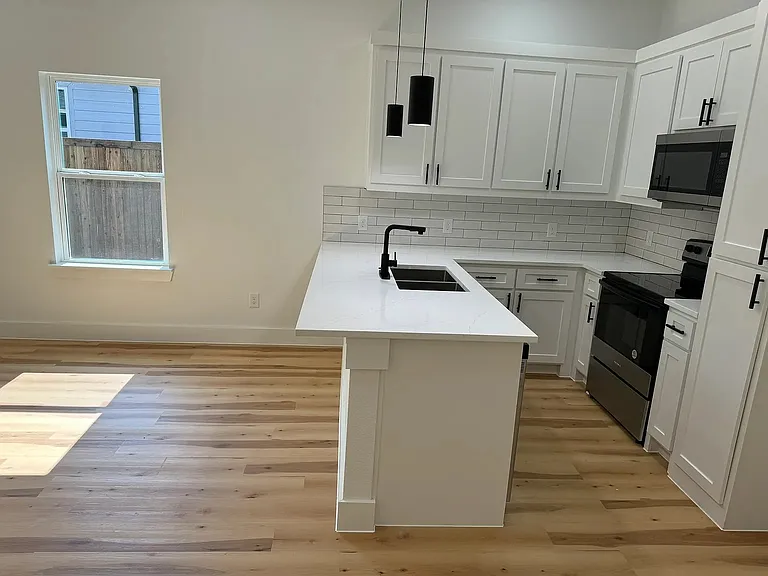 485 25th St SE — Photo 18