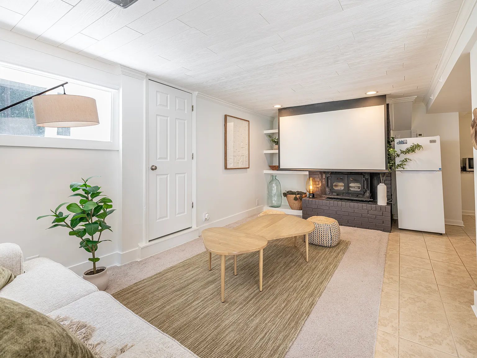 Studio, 610 sqft, $1,950 — Photo 4