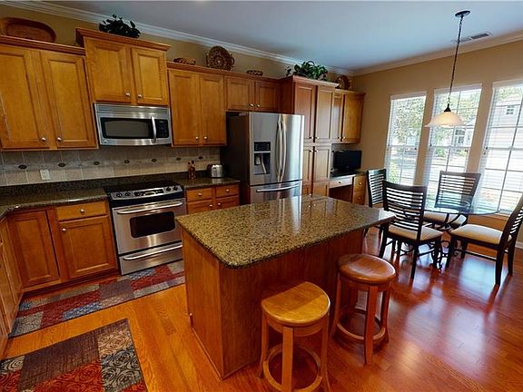 3rd image of 23219 Kingfisher Dr