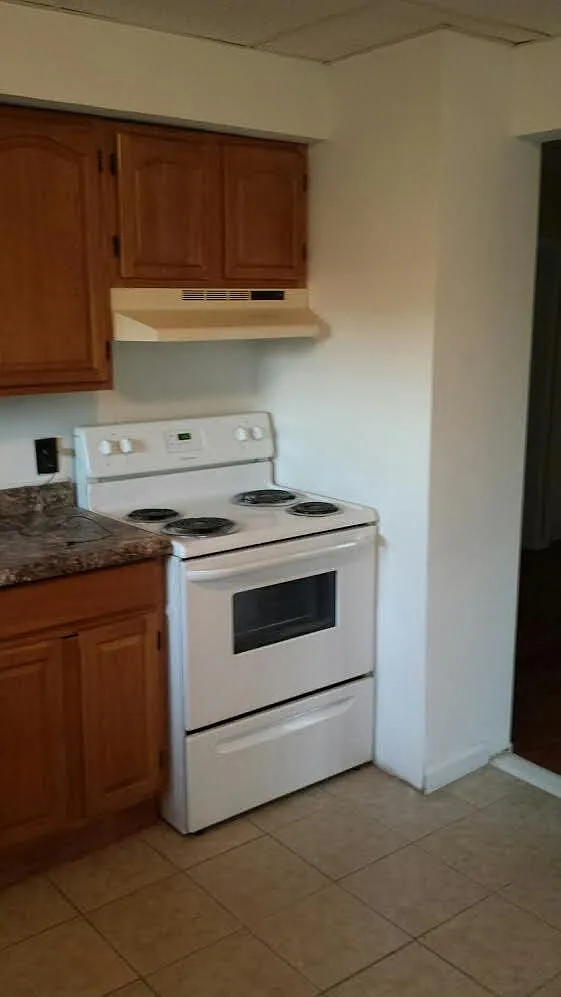 1120 Cedar - First... — Photo 4