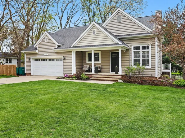 7755 Primrose Ln, Portage, MI 49024