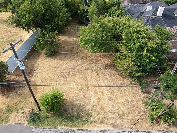 3rd image of 1716 Landmark Rd