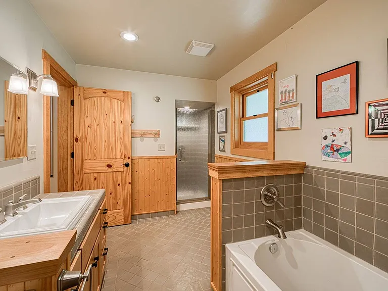 13972 Robin Ln — Photo 25