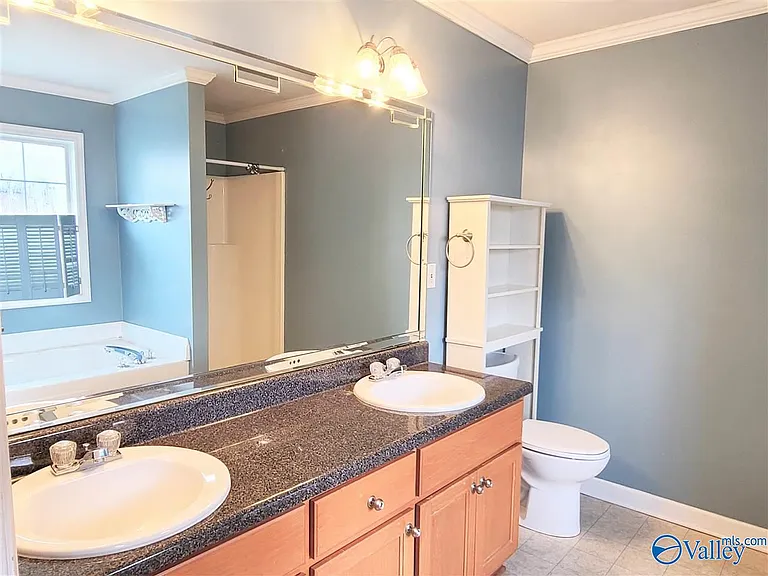 144 Oakcrest Rd — Photo 8